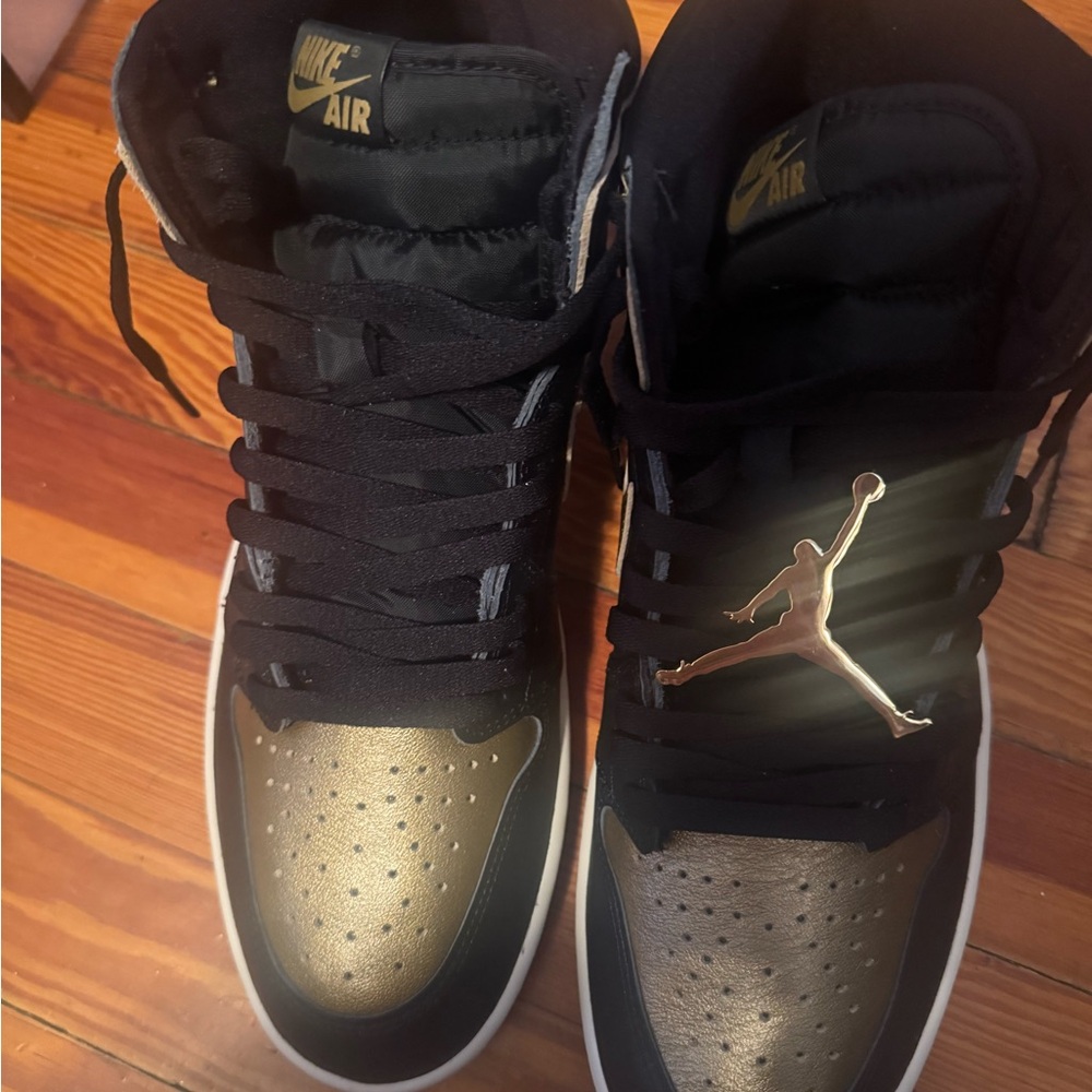 Nike Air Men's Sneakers Black Gold
